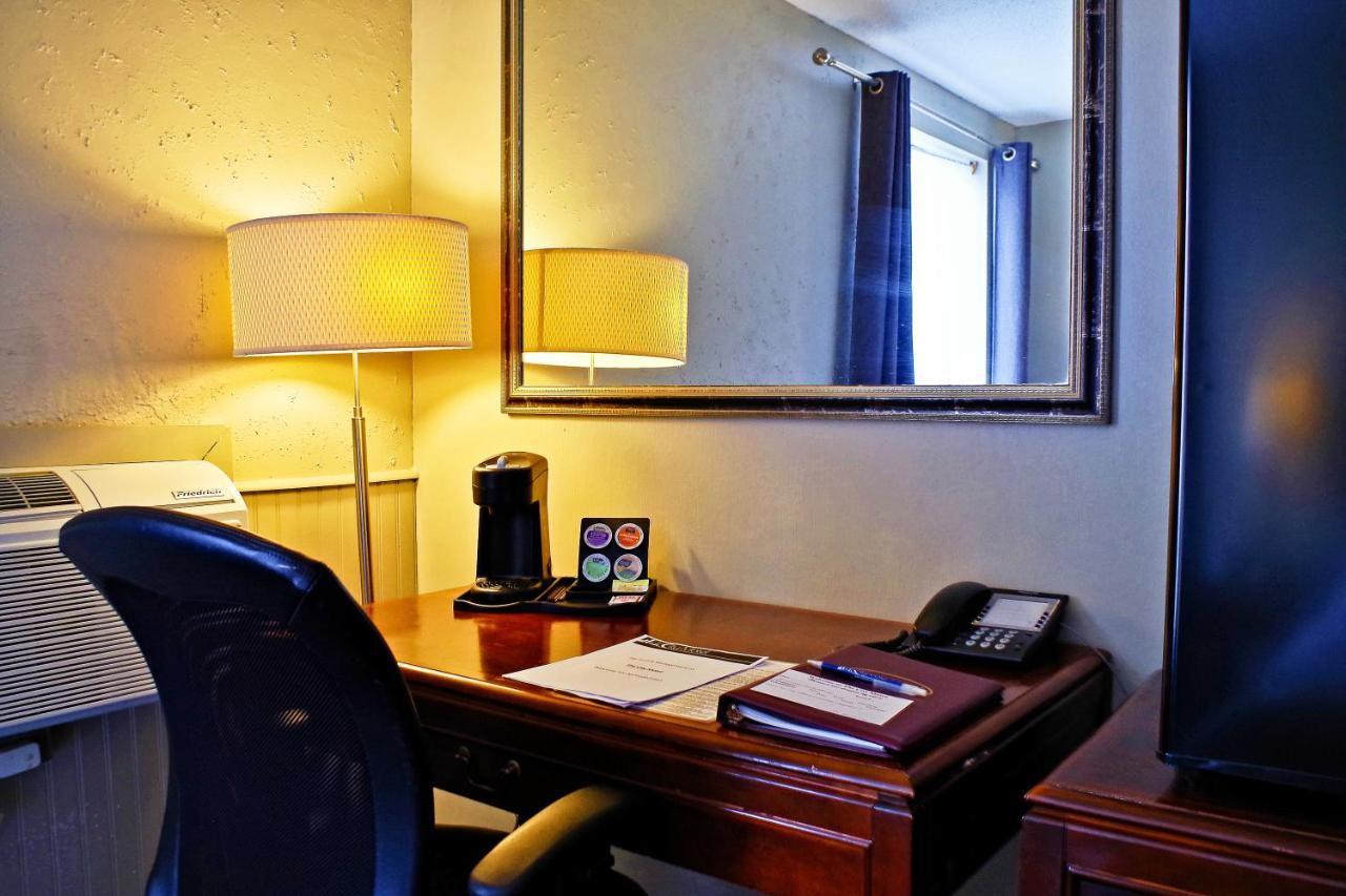The City Motel Frédéricton Extérieur photo